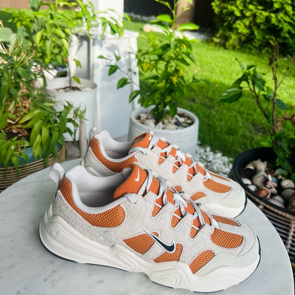 Nike 🌆TECH HERA🌆brand New